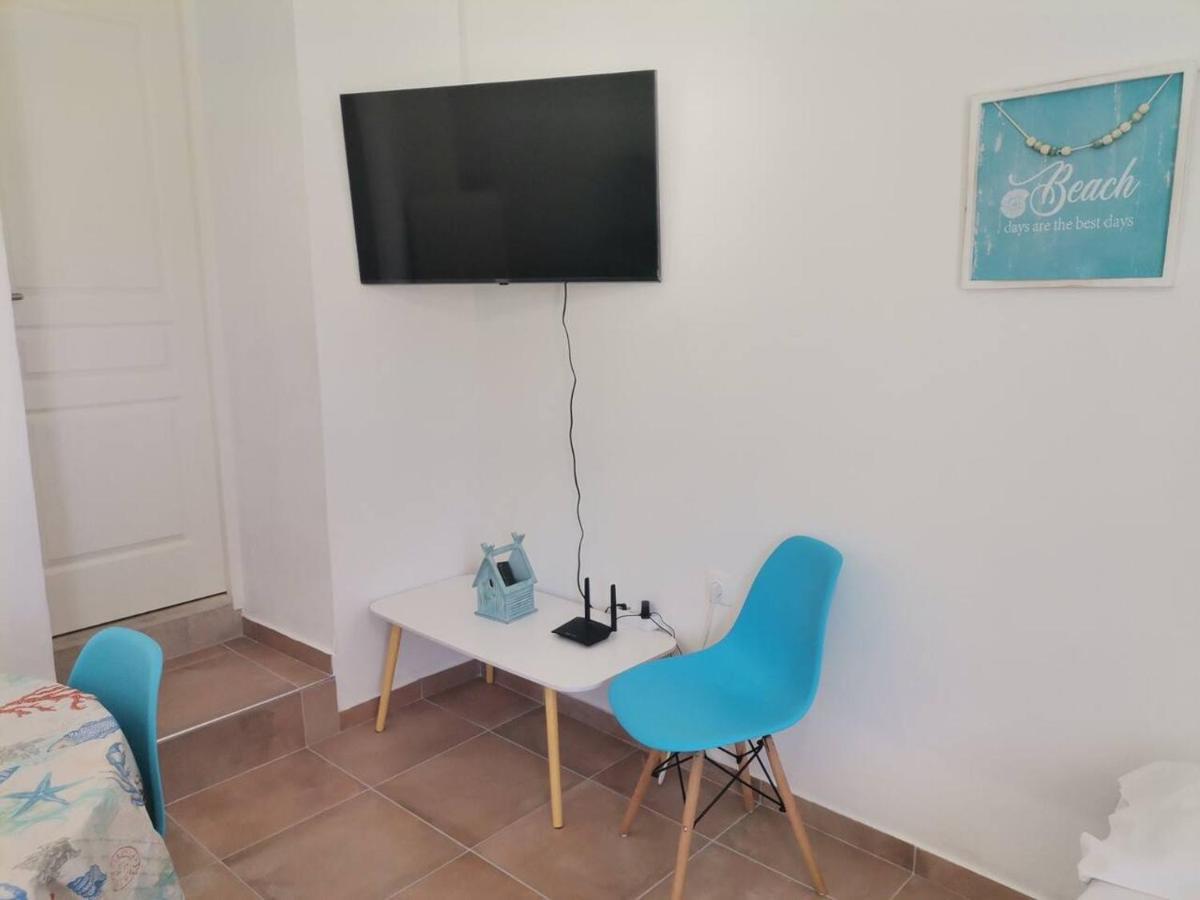 Blue Central Apt 10 Min To The Port/ Wash Machine Lávrion Екстериор снимка