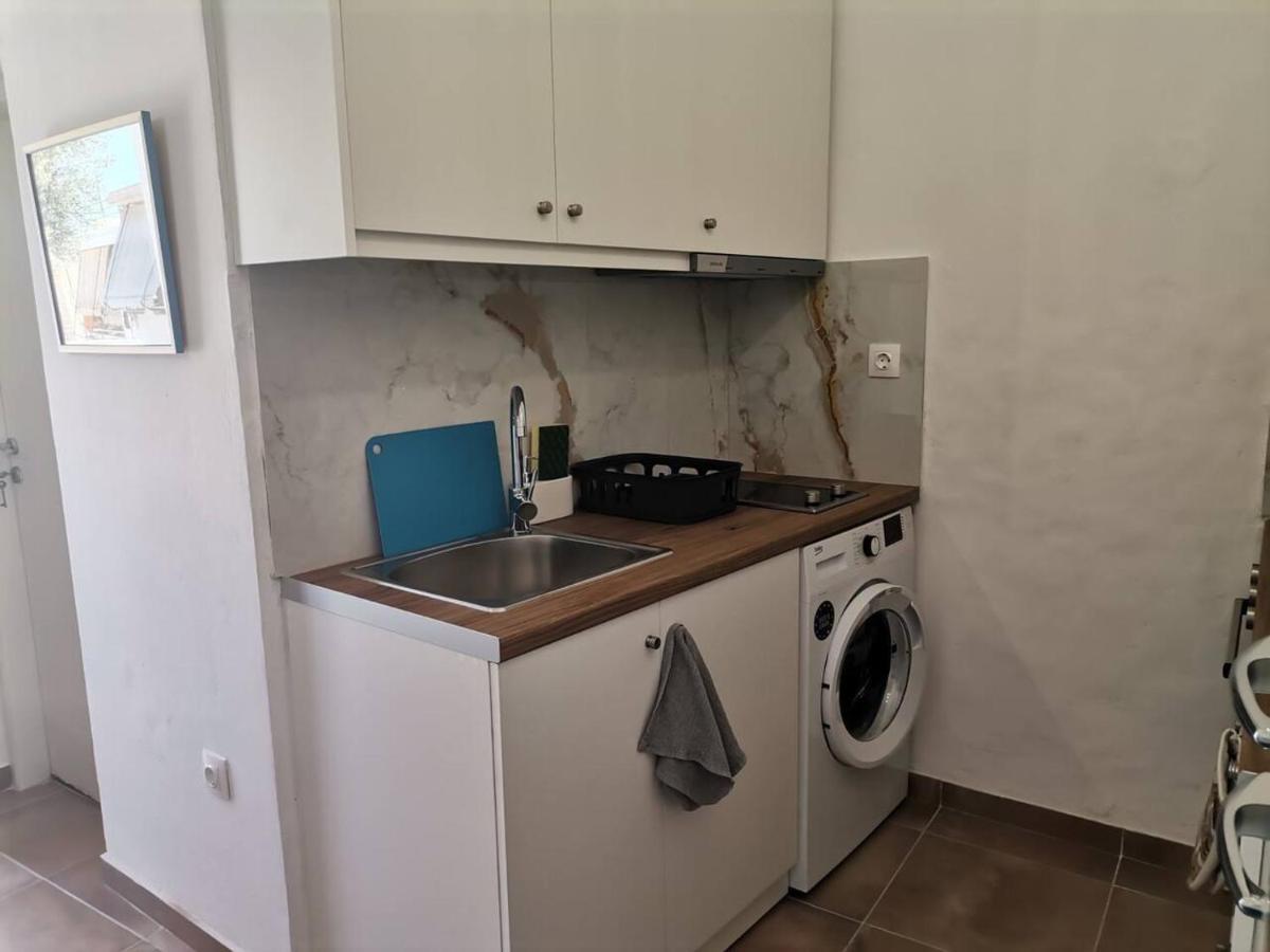 Blue Central Apt 10 Min To The Port/ Wash Machine Lávrion Екстериор снимка